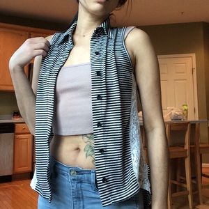 Xhilaration high-low cutt-off tunic